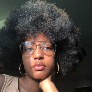 Meet your Posher, Leyah